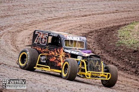 Dwarf Cars Ready For Full Season At Sunset And Cottage Grove In 2014